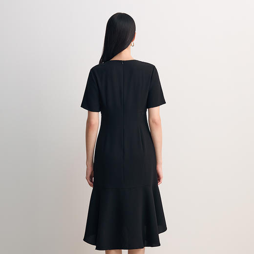 EITIE爱特爱通勤圆领不规则裙摆连衣裙2026春季新款8507215 商品图5