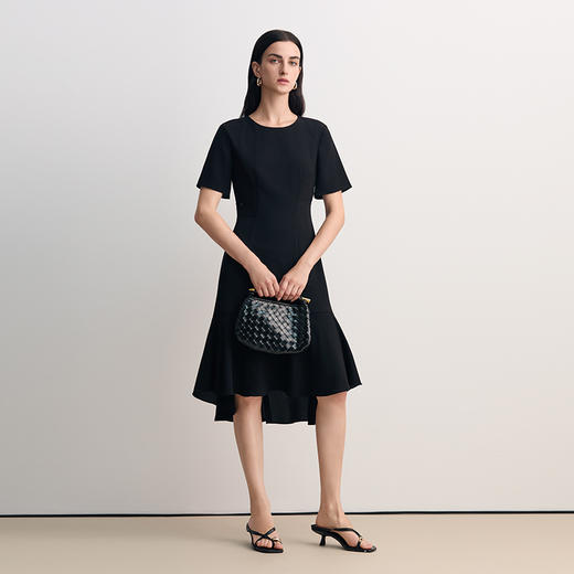 EITIE爱特爱通勤圆领不规则裙摆连衣裙2026春季新款8507215 商品图1