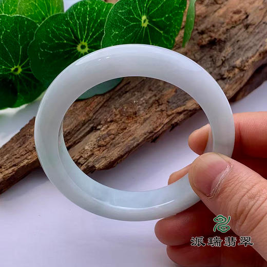 派瑞翡翠 翡翠手镯 糯种 浅绿 商品图1