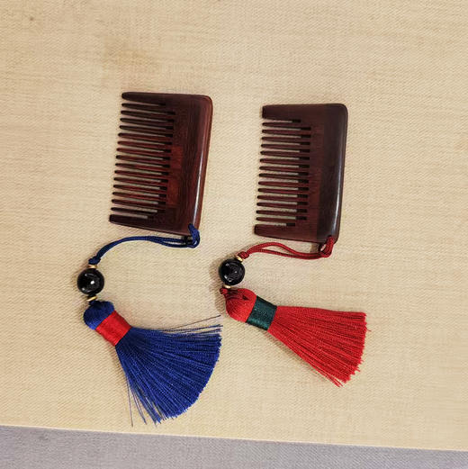 小叶紫檀随身长方小木梳 商品图0