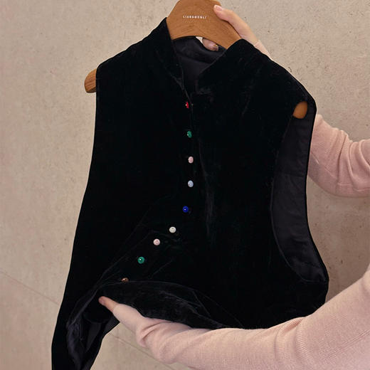 【预售七天】良木礼彩扣马甲（1769） 商品图3