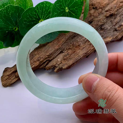 派瑞翡翠 翡翠手镯 糯种 浅绿 商品图1