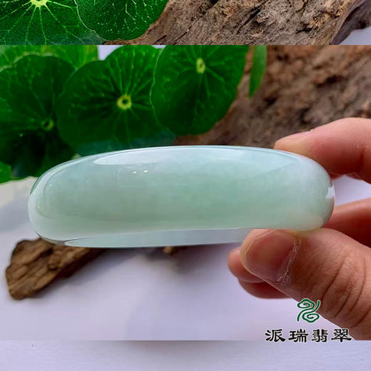 派瑞翡翠 翡翠手镯 糯种 浅绿 商品图3