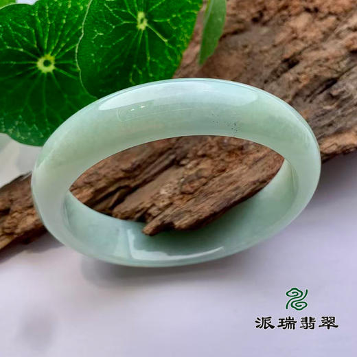 派瑞翡翠 翡翠手镯 糯种 浅绿 商品图0