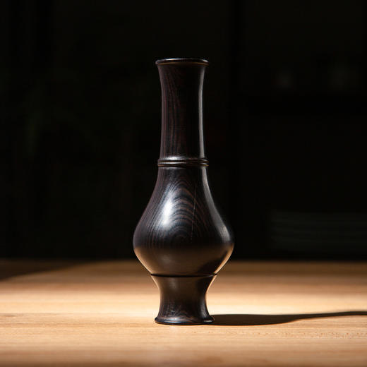 绝种老乌木制小赏瓶 商品图4