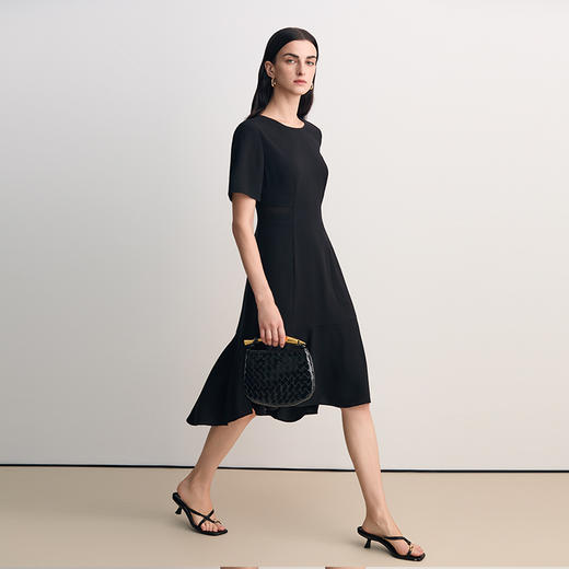 EITIE爱特爱通勤圆领不规则裙摆连衣裙2026春季新款8507215 商品图4