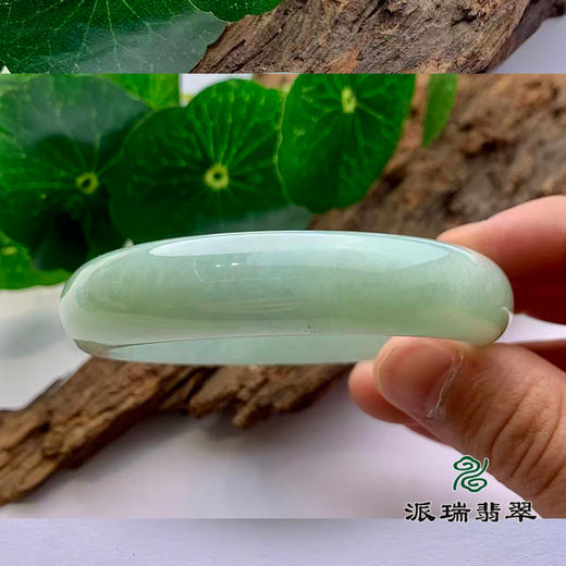 派瑞翡翠 翡翠手镯 糯种 浅绿 商品图3