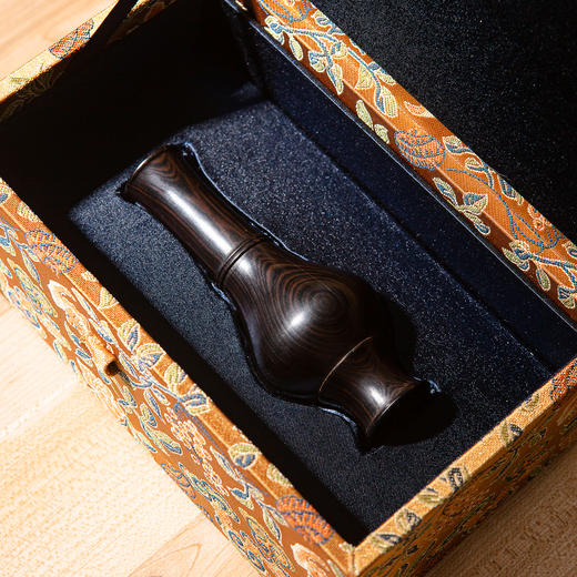 绝种老乌木制小赏瓶 商品图3