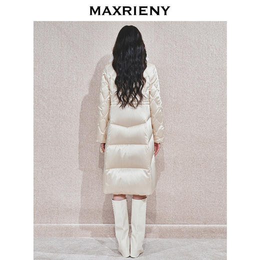 玛克门店发货：MAXRIENY精致日常感醋纤收腰羽绒(货号:MC85DC755) 商品图2