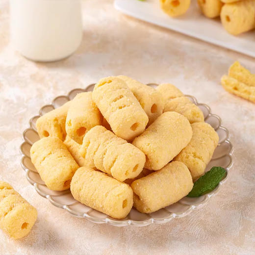 泰国进口华云牌香酥玉米米果（辣味/牛奶味）80g/袋 商品图3