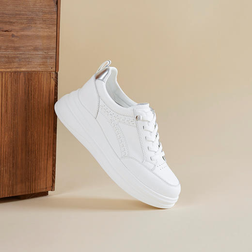 【牛皮革】西村名物2026年春季新款超轻厚底防滑显高舒适百搭小白鞋板鞋T26AM17781 商品图5