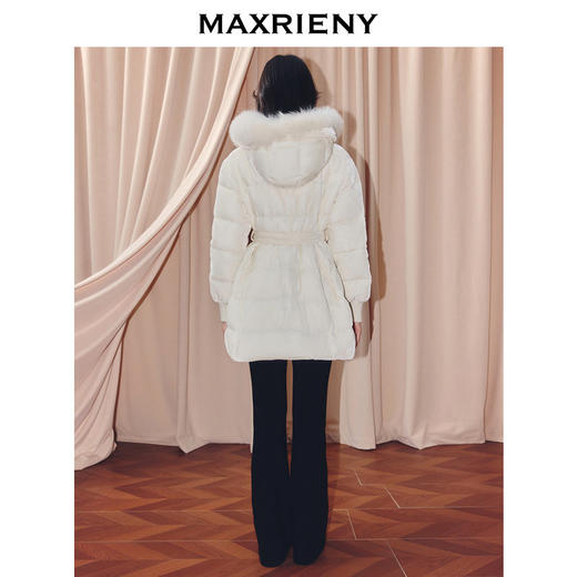 玛克门店发货：MAXRIENY优雅浪漫狐狸毛条立领收腰羽绒服(货号:MF86DC503) 商品图2