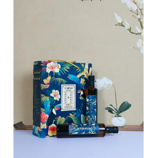 【包邮】丨马年大集·有机丝路双语礼盒装（亚麻籽油500ml+核桃油500ml）【158元/套】丨根据下单顺序排单发货 商品图2