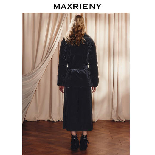 玛克门店发货：精致千金感黑色丝绒羽绒服(货号:MC86DC503) 商品图2