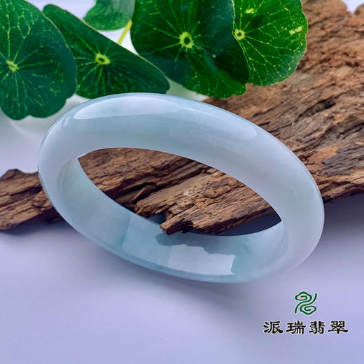 派瑞翡翠 翡翠手镯 糯种 浅绿色 商品图0