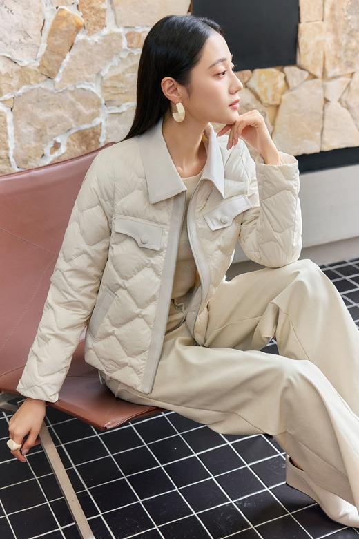 现货 臣禾	【香草白鹅绒服】翻领短款【90白鹅绒】拼接羽绒服	JZ254070575 商品图9