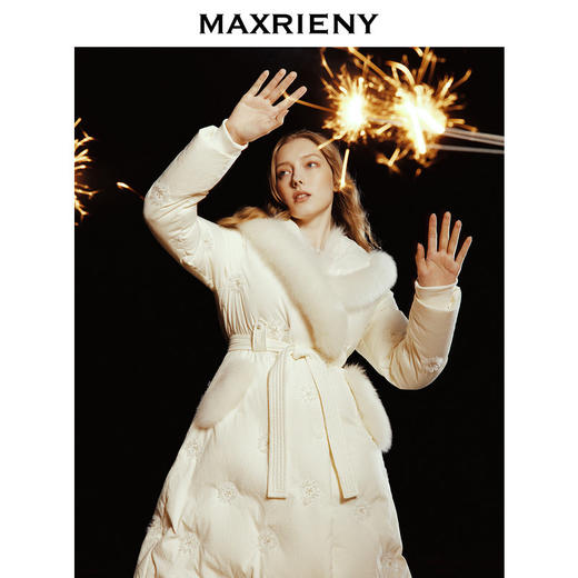 玛克门店发货：MAXRIENY冰雪女王羽绒货号:MC88DC778) 商品图1