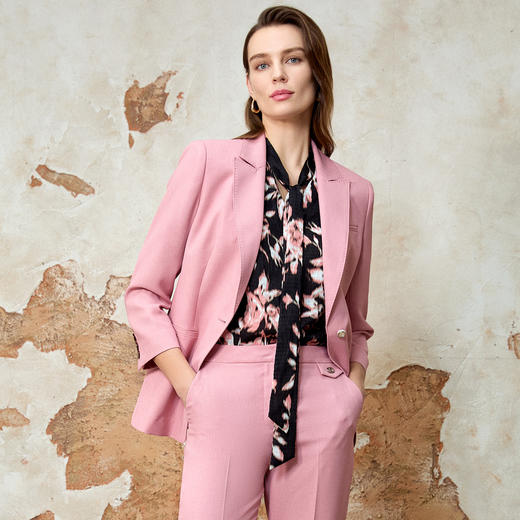 EITIE爱特爱气质干练高级感纯色收腰西装外套女春季新款8103813 商品图4