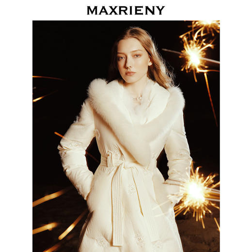 玛克门店发货：MAXRIENY冰雪女王羽绒货号:MC88DC778) 商品图0