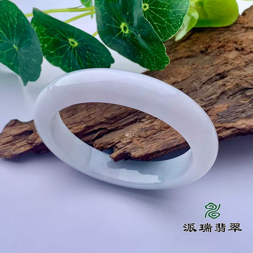 派瑞翡翠 翡翠手镯 糯种 浅绿色 商品图0