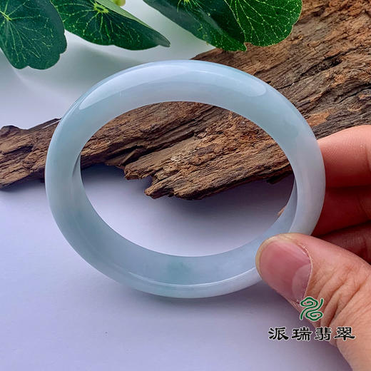 派瑞翡翠 翡翠手镯 糯种 浅绿色 商品图1