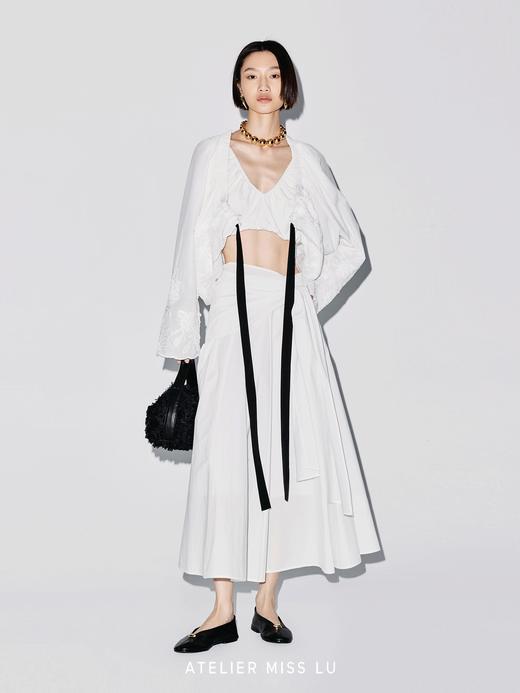 【野天鹅】重工立体花瓣肌理饭盒手提包 商品图1