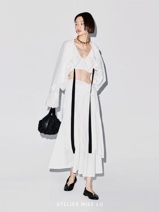 【野天鹅】重工立体花瓣肌理饭盒手提包 商品图4