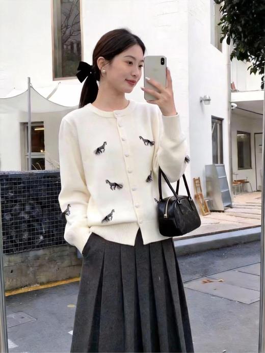 女装25秋冬新品圆领斑马羊毛针织开衫2217-119008 商品图1