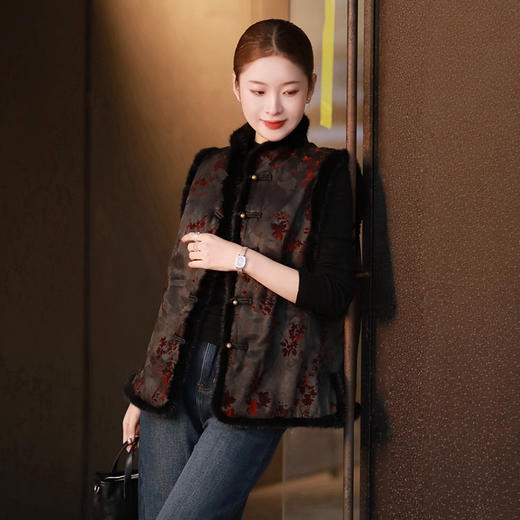 【特价不退不换】良木礼桑蚕丝水貂马甲（3451） 商品图0