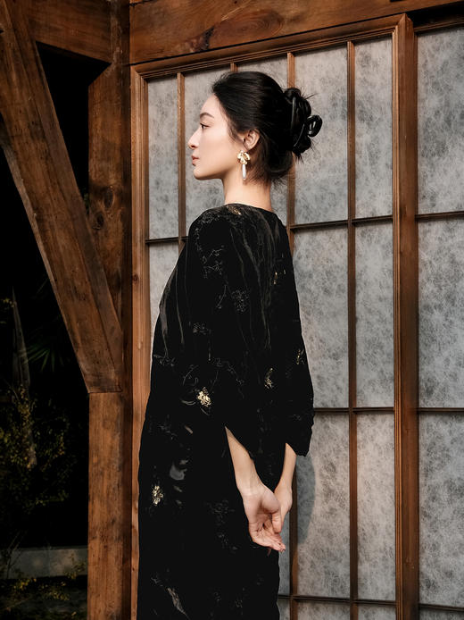 盛唐牡丹 | 黑金丝绒蝴蝶绣花长裙 商品图5