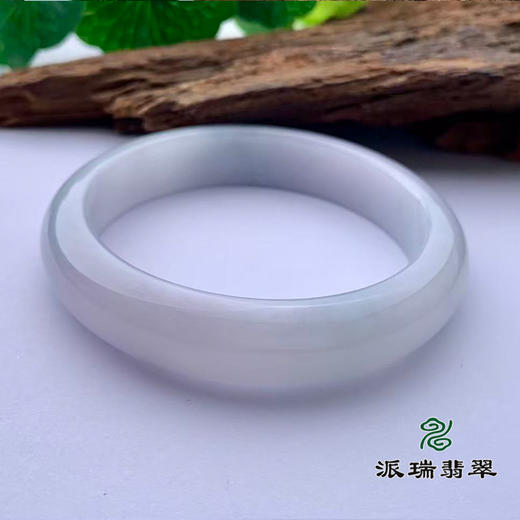 派瑞翡翠 翡翠手镯 糯种 浅绿色 商品图2
