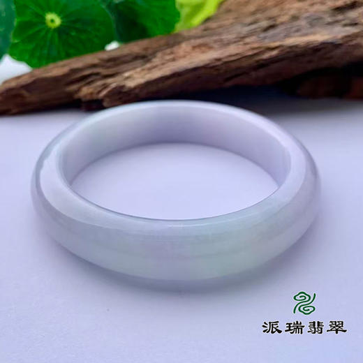 派瑞翡翠 翡翠手镯 糯种 浅绿色 商品图3