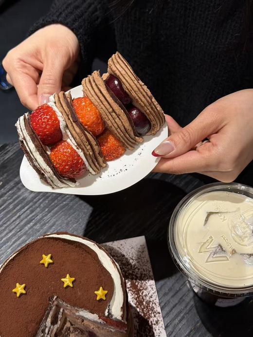 草莓车厘子巧克力千层蛋糕 商品图2