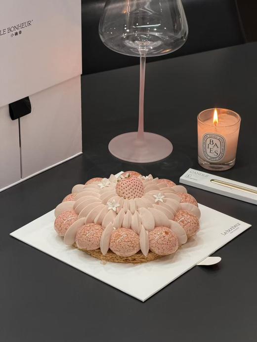 法芙娜灵感草莓圣多诺黑·西点（图片尺寸为6寸礼盒装） 商品图3