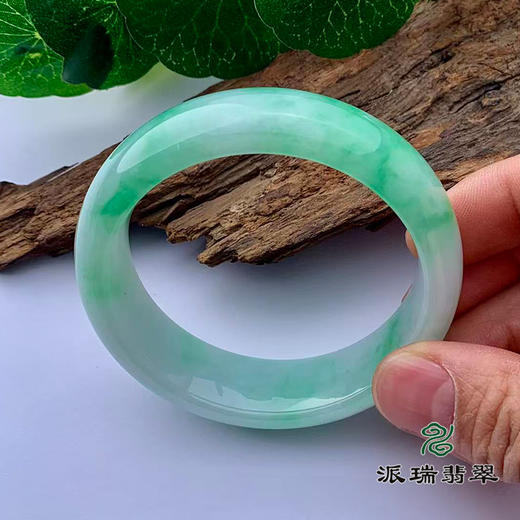 派瑞翡翠 翡翠手镯 糯种 绿色 商品图3