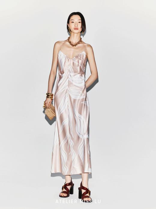 【雨后薄雾】品牌定染印花露背吊带连衣裙 商品图3