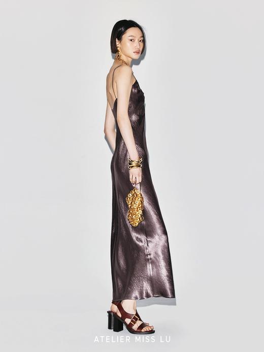 【琥珀暮光】微褶醋酸露背吊带连衣裙 商品图4