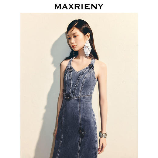 玛克门店发货：MAXRIENY复古挂脖牛仔连衣裙(货号:MC86DR074) 商品图2