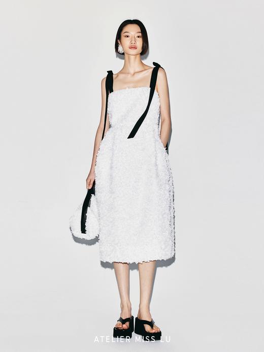 【蓬蓬罗曼史】重工立体花瓣肌理廓形飘带连衣裙 商品图1