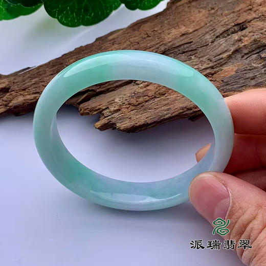 派瑞翡翠 翡翠手镯 糯种 绿色 商品图3