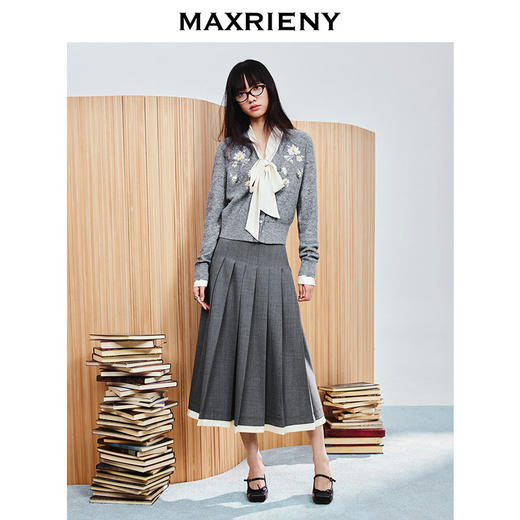 玛克门店发货：MAXRIENY精致优雅复古绣花钉珠针织外套(货号:MC86JA035) 商品图1