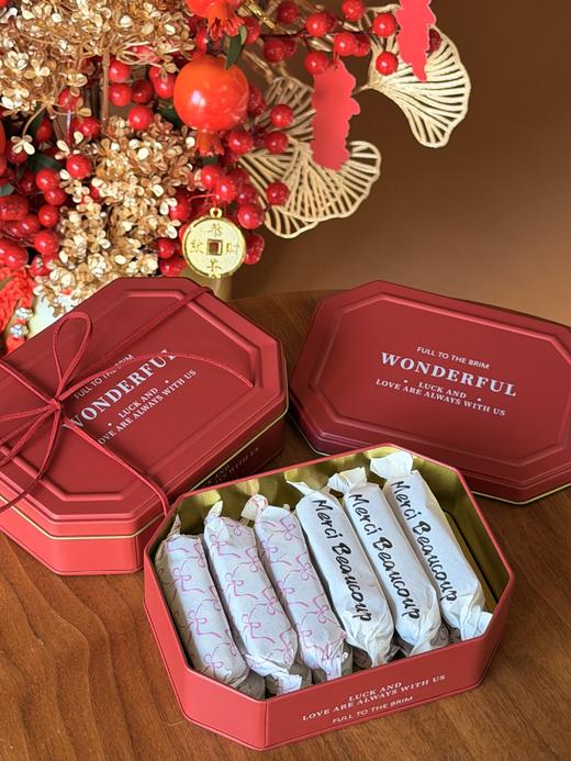 【可快递】法芙娜手工坚果巧克力棒（红色礼盒装）（12条） 商品图1