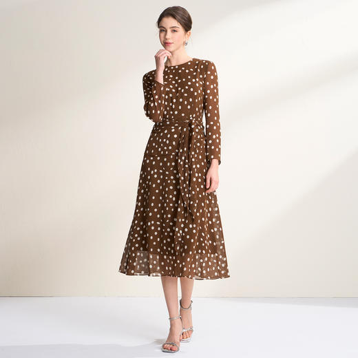 EITIE爱特爱复古棕色波点收腰显瘦气质圆领连衣裙2026春季新款A2607119 商品图3