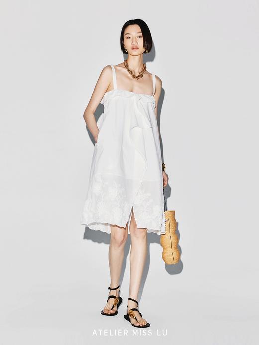 【少女心气】飘片设计立体刺绣肌理拼接吊带连衣裙 商品图1