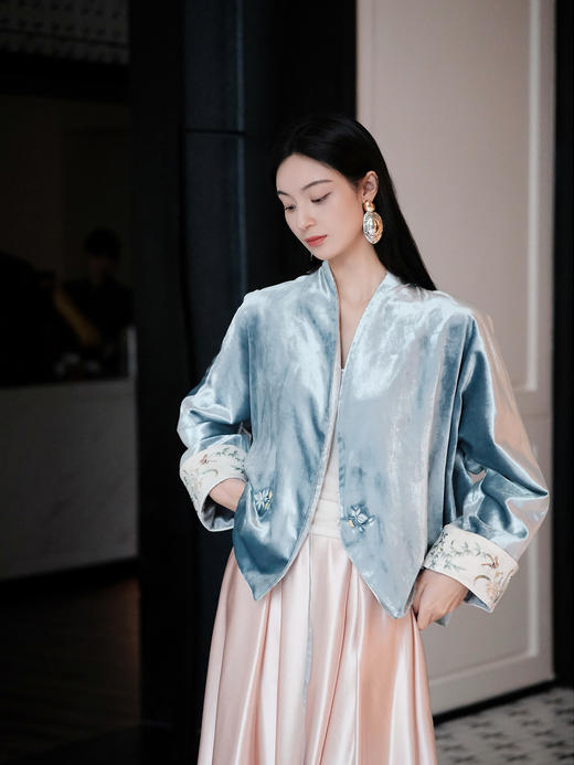 盛唐牡丹 | 蓝灰色丝绒手推绣偏襟外套 商品图0