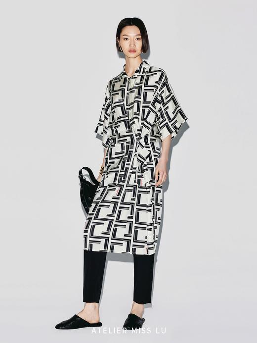 【回廊之声】品牌定制字母印花立裁捏褶桑蚕丝连衣裙 商品图4