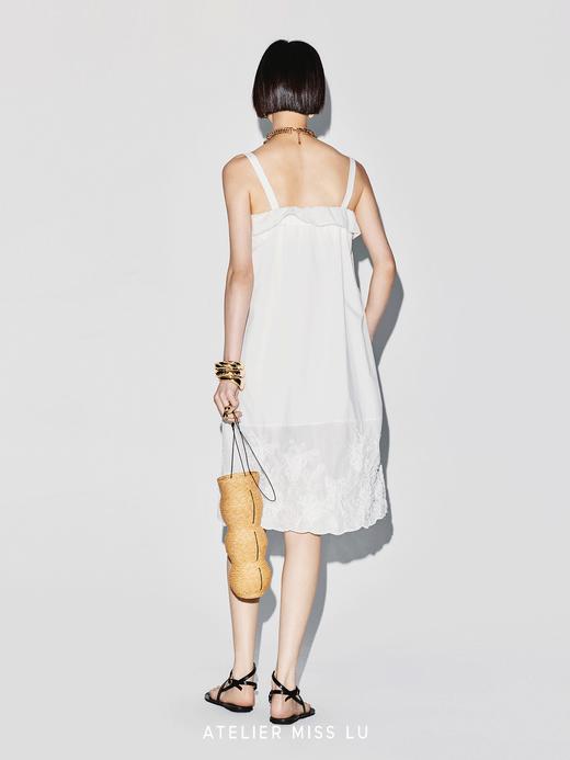【少女心气】飘片设计立体刺绣肌理拼接吊带连衣裙 商品图4
