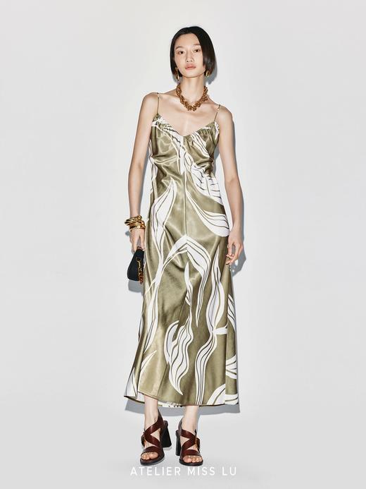 【雨后苔原】品牌定染印花露背吊带连衣裙 商品图4