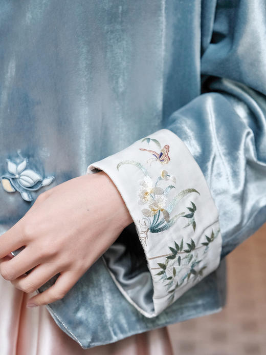 盛唐牡丹 | 蓝灰色丝绒手推绣偏襟外套 商品图3