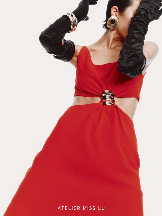 【燃情夏日】贝壳样式金属装饰露腰连衣裙 商品图4